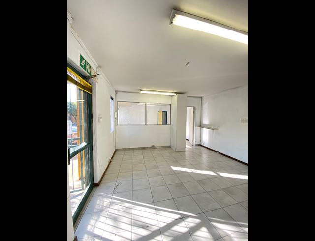 341M² WAREHOUSE TO LET IN STRIJDOMPARK